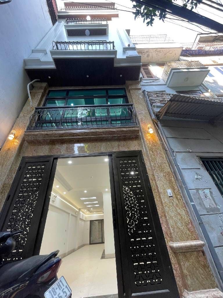 Nhà 6 tầng thang máy full nội thất, 55m2, sổ đỏ vuông tại Khương Đình, Thanh Xuân