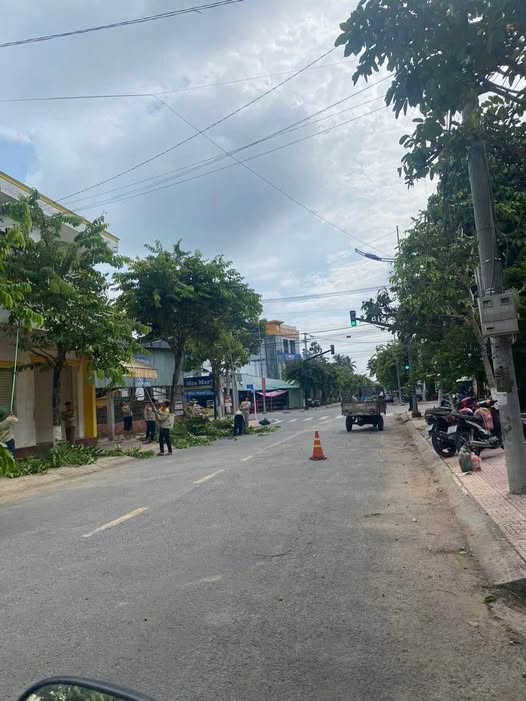 Đất vàng Vĩnh Long mặt tiền kinh doanh, góc 2 mặt tiền, giá hời