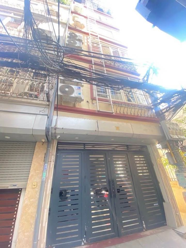 Nhà 6 tầng thang máy, ô tô 7 chỗ đậu cửa, gần cầu Chương Dương - Long Biên, giá siêu hấp dẫn