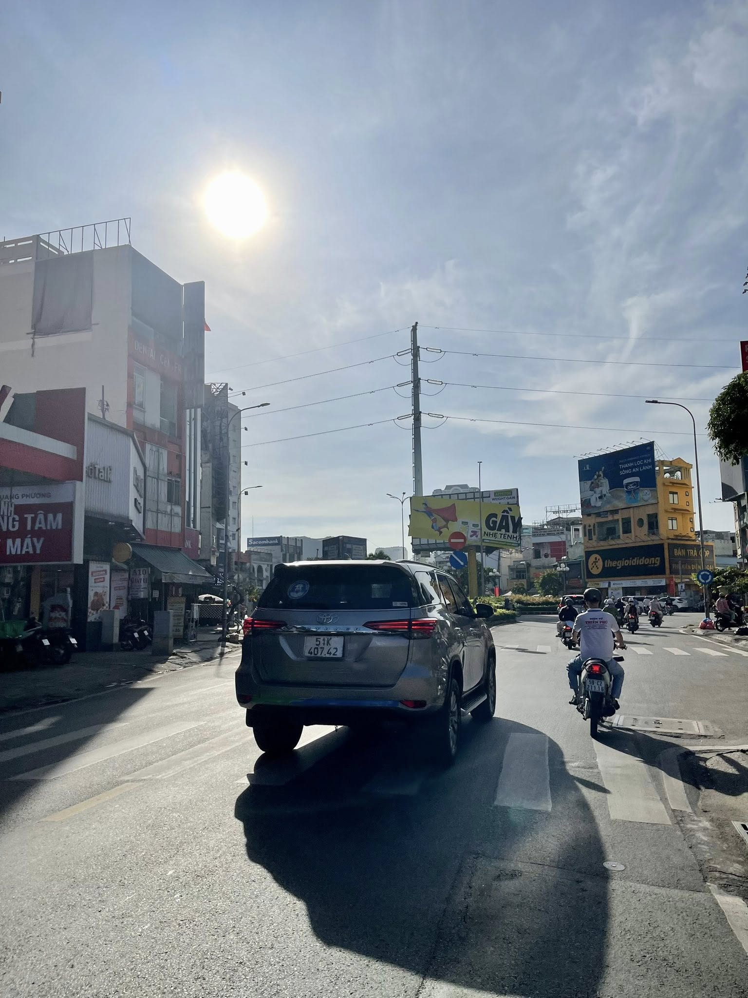 Mặt tiền Âu Cơ, Quận 11 vừa ở vừa kinh doanh, hẻm xe hơi thông