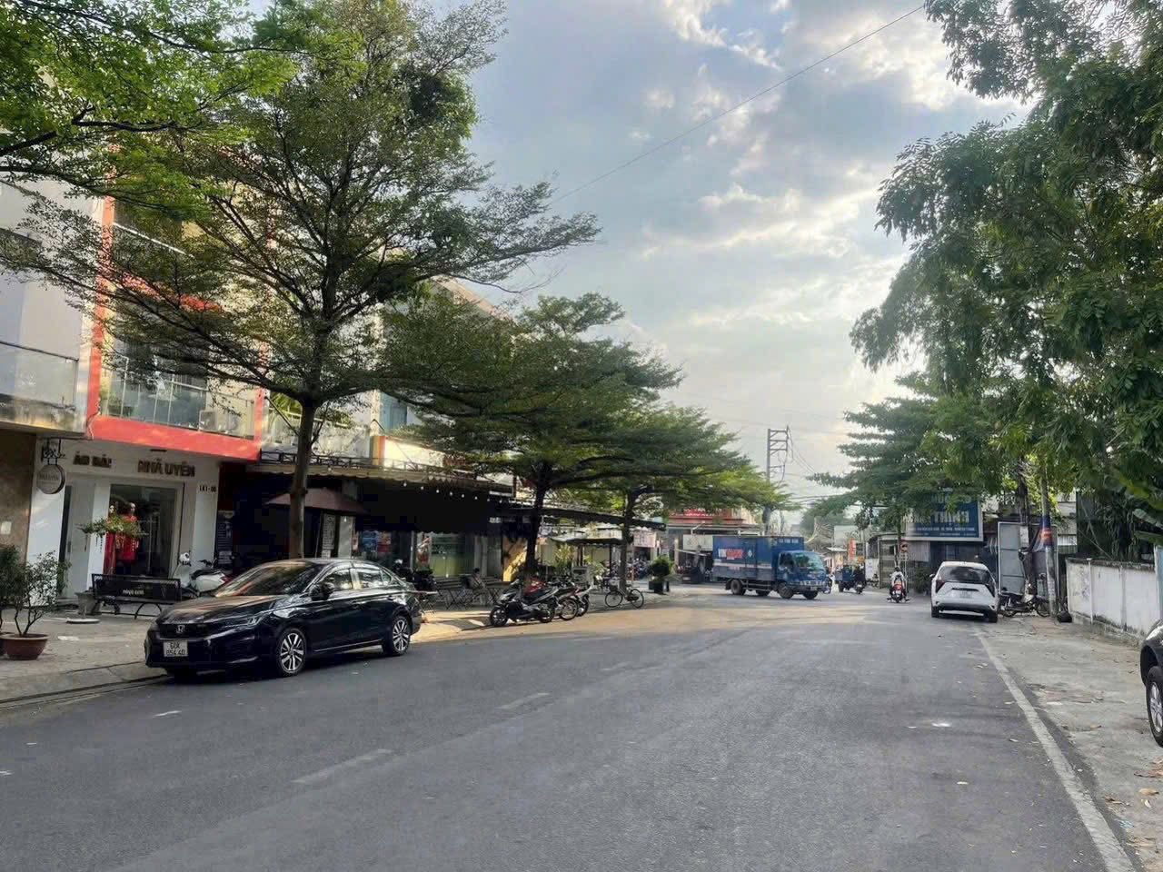 Bán nhà mặt tiền Shophouse tại Khu dân cư Sunshine Nguyễn Bảo Đức, Phường Tam Hiệp