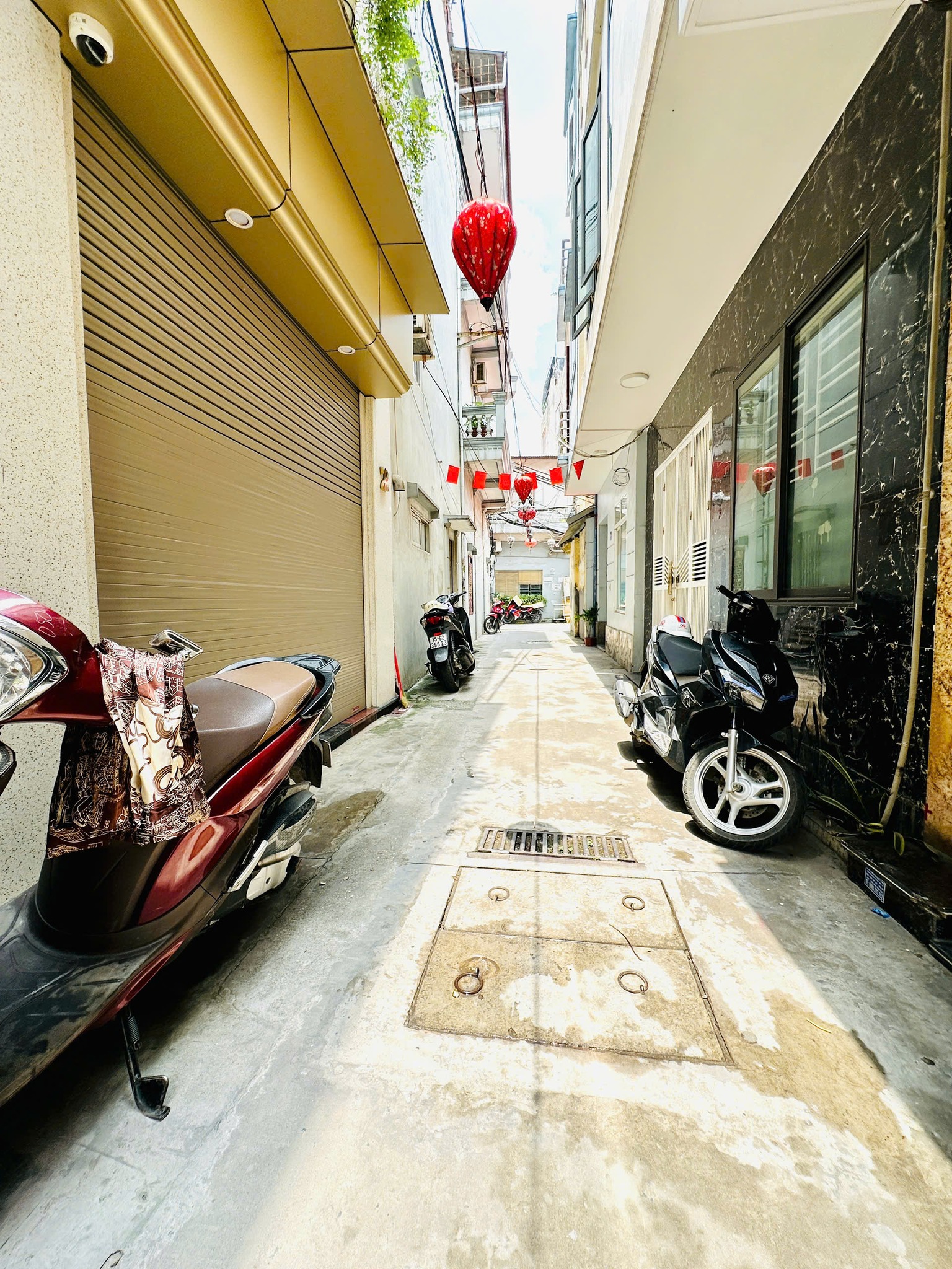 Bán nhà 3.5 tầng trung tâm Lạch Tray, ô tô vào nhà, 43m2, 3,8 tỷ