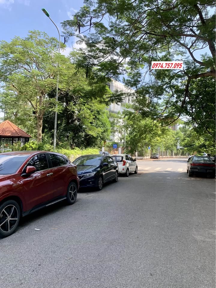 Nhà 2 mặt phố Nguyễn Văn Hưởng, Long Biên 152m2, 4 tầng hầm, sân vườn