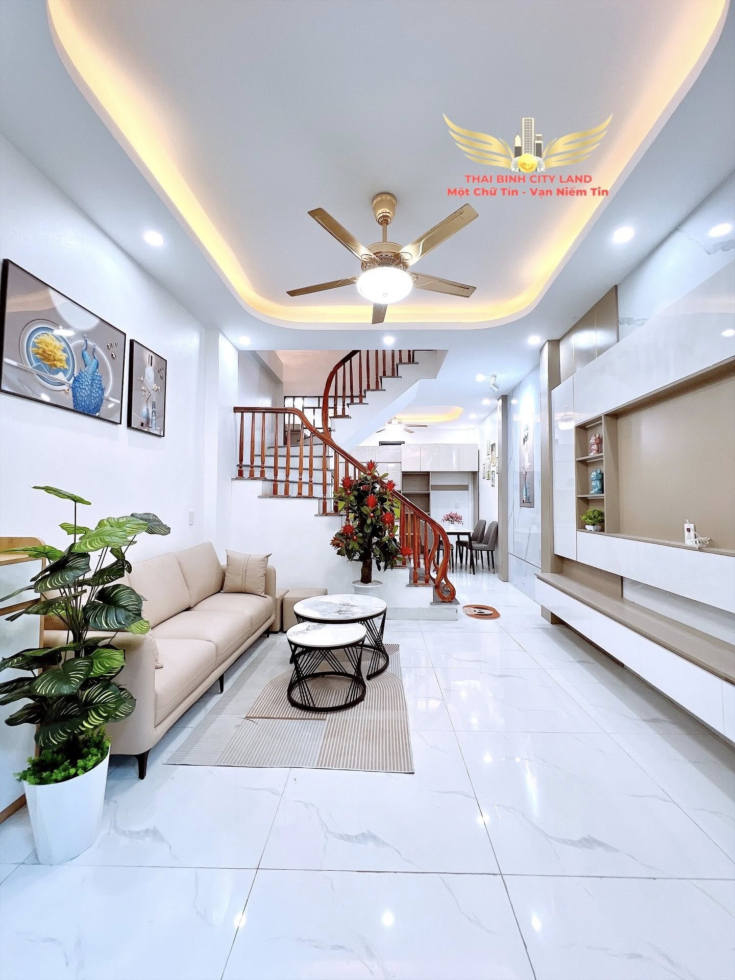 Nhà 3 tầng full nội thất đẹp như ảnh, lô góc 40m² phường Kỳ Bá, Thái Bình