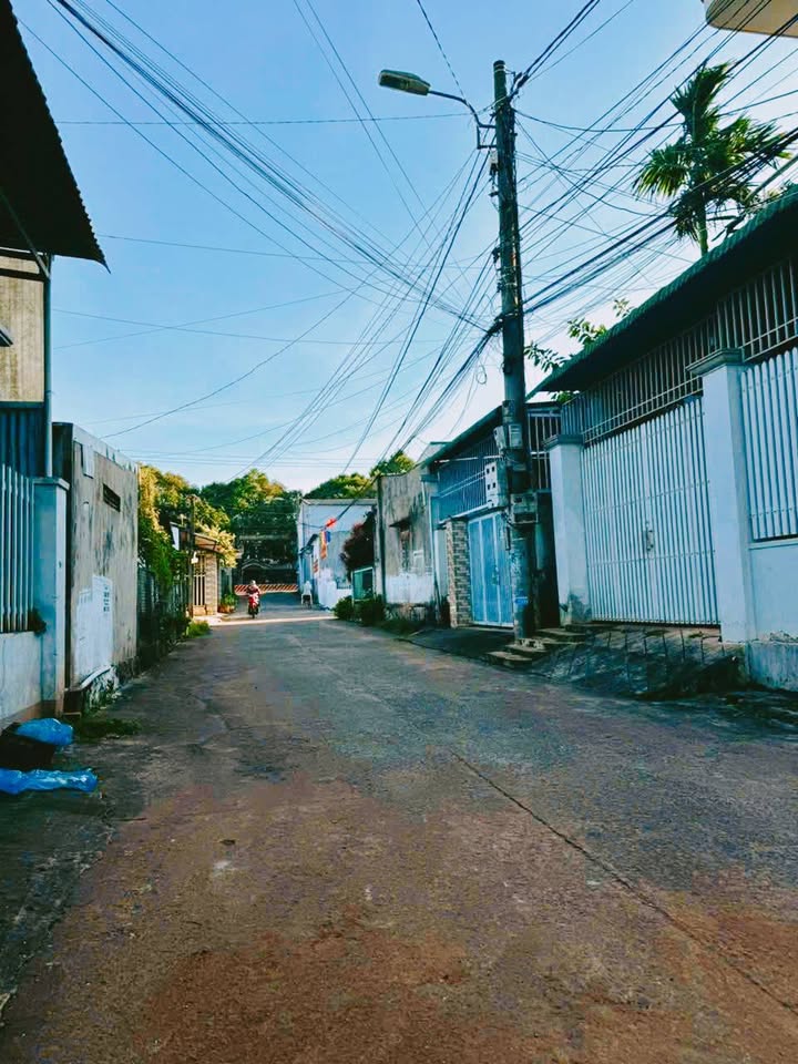 Lô đất vuông vắn, hướng Nam, gần trung tâm thành phố