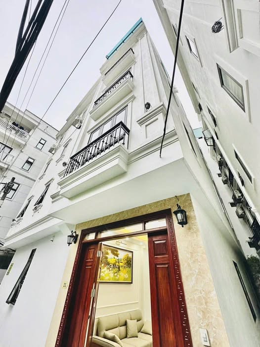 Nhà 5 tầng thang máy Cổ Nhuế - Diện tích 35m, mặt tiền 4.7m - Giá nhỉnh 8 tỷ
