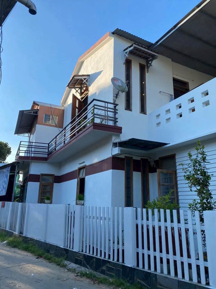 Siêu phẩm nhà 2 tầng 148m2 mặt tiền kinh doanh cực đỉnh tại huế