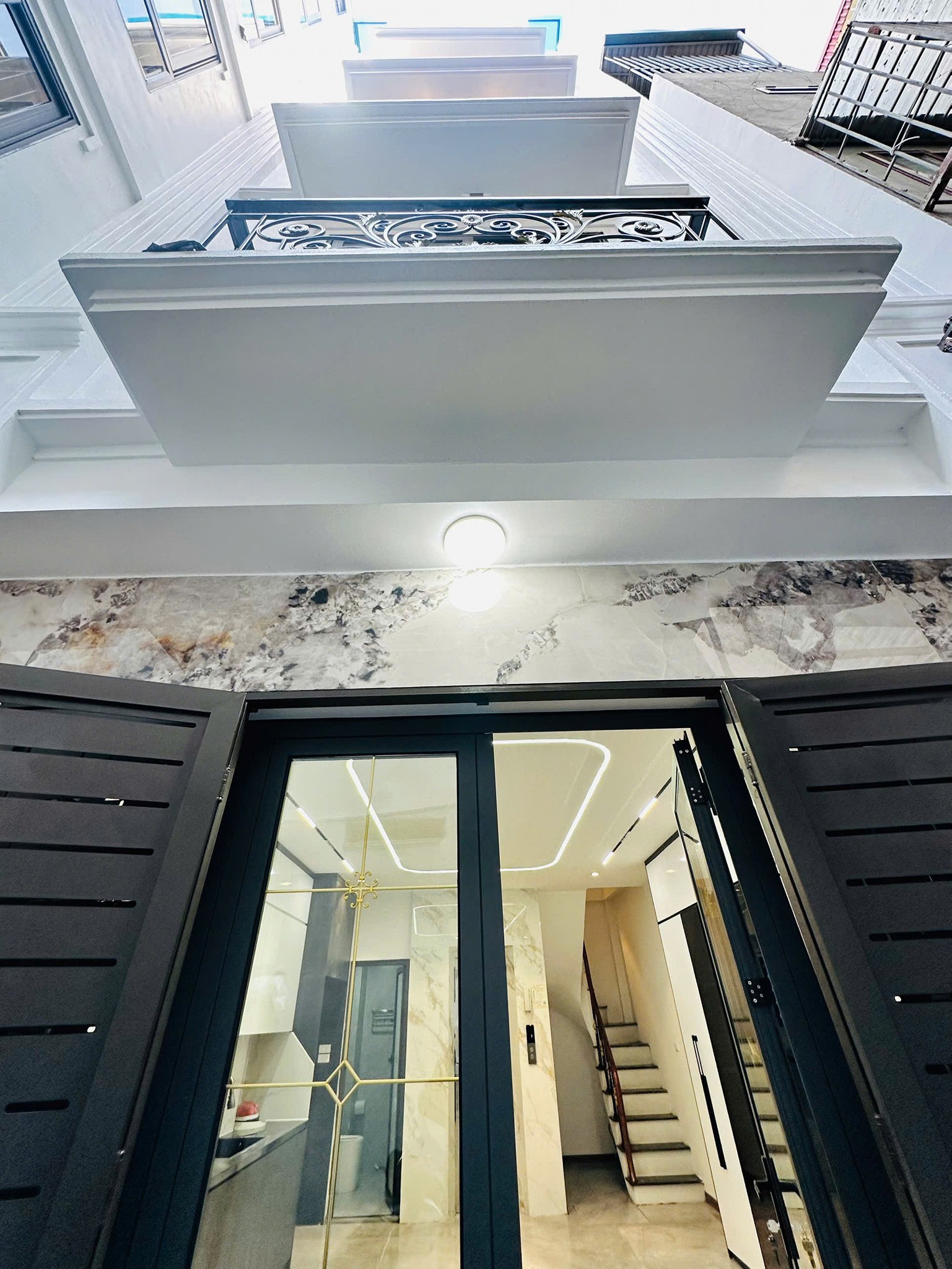 Chào bạn, căn nhà mơ ước để đón Tết đã sẵn sàng chờ bạn tại Khúc Thừa Dụ, Cầu Giấy