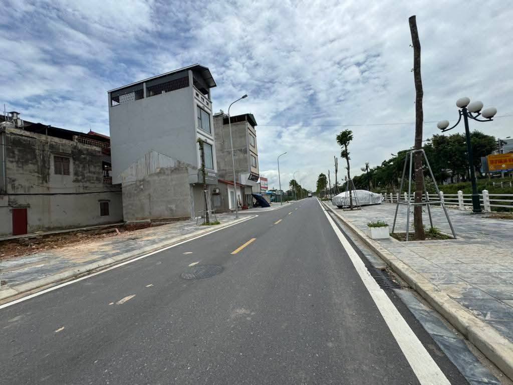 Nhà 3 tầng Tiên Dương, Hoài Đức, 42m2, ô tô vào nhà, sổ đỏ sẵn sàng