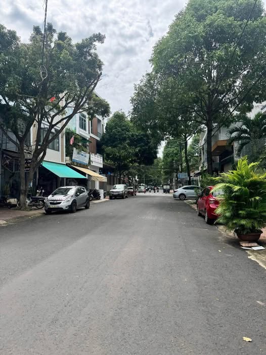 Bán nhà đẹp mặt tiền đường Điện Biên Phủ, diện tích 7.21m x 28.7m, thổ cư 100%, kinh doanh tốt