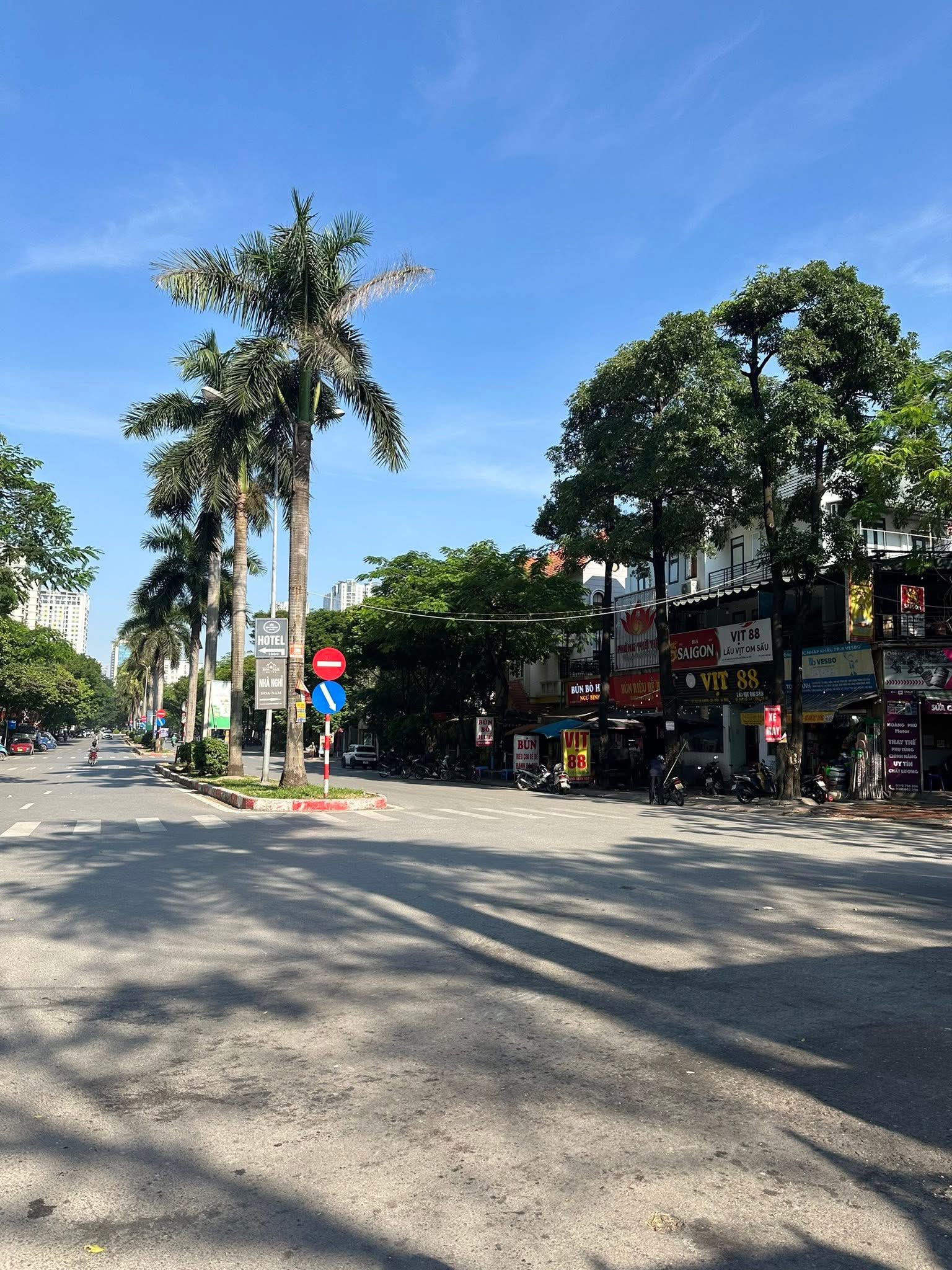 Nhà cực hiếm cuối Nguyễn Khuyến - Văn Quán, 30m2, 4 tầng, ô tô đỗ cửa