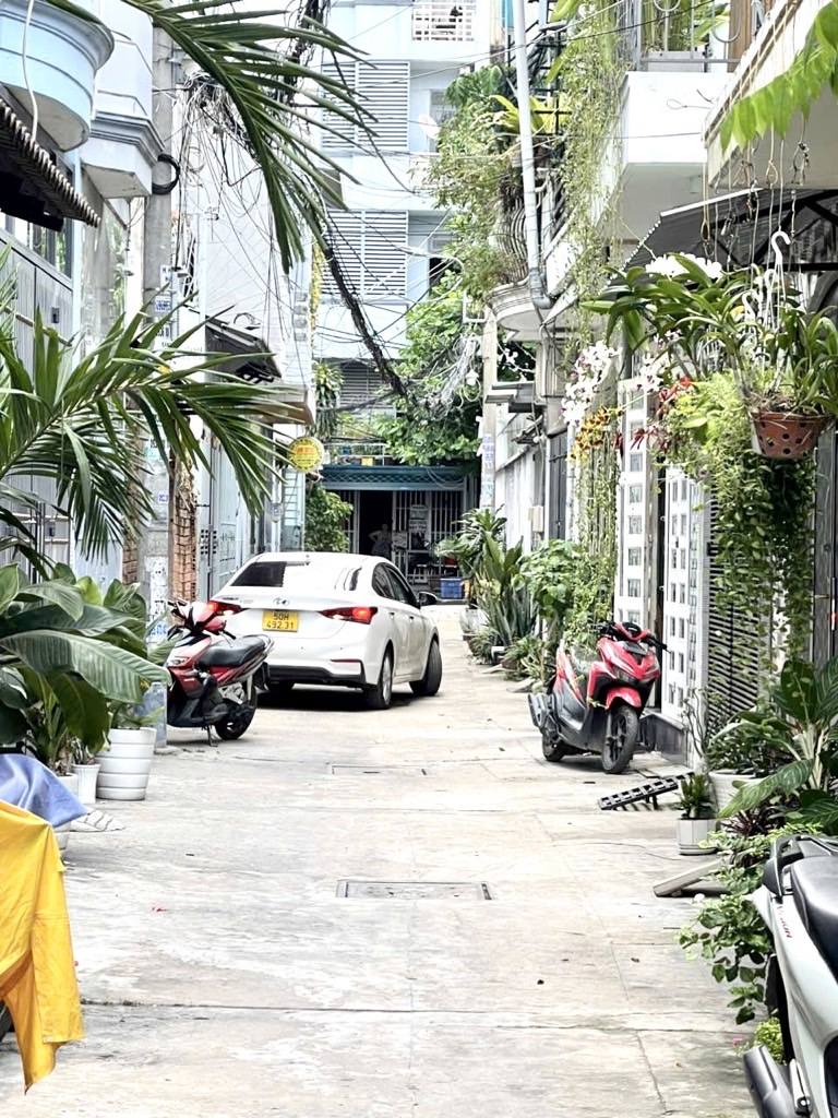 Chính chủ bán gấp nhà hẻm xe hơi Phạm Văn Chiêu, Gò Vấp, 3 tầng, sổ vuông vắn, chỉ 5.3 tỷ