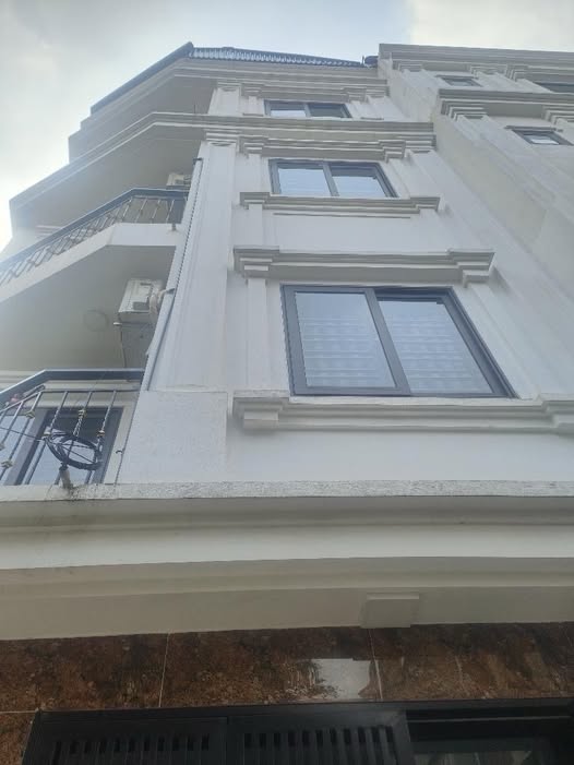 Nhà Hòe Thị lô góc 5 tầng, 8 ngủ, vài bước chân ra ô tô tránh, giá 8 tỷ