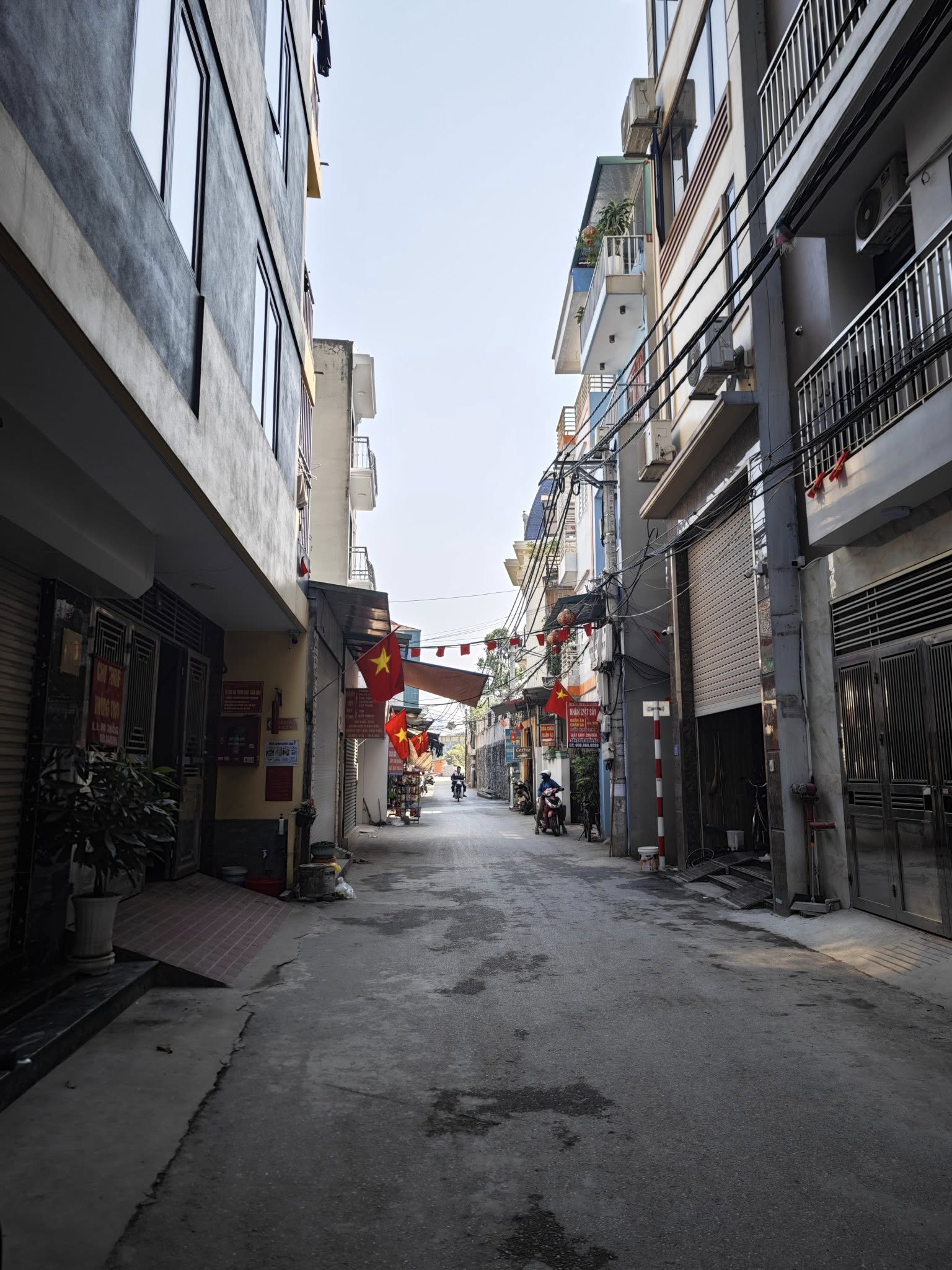 Siêu hiếm 7 tỷ hơn, nhà 40m2 Cầu Diễn, ra ô tô tránh chỉ vài bước chân