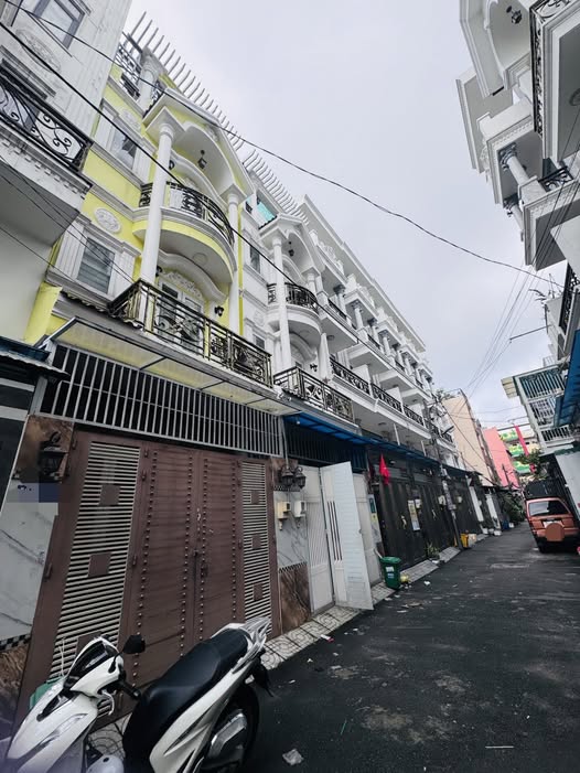 Bán nhà 4 tầng hẻm xe hơi tránh gần chợ Thạch Đà, Gò Vấp, giá chỉ 6.99 tỷ