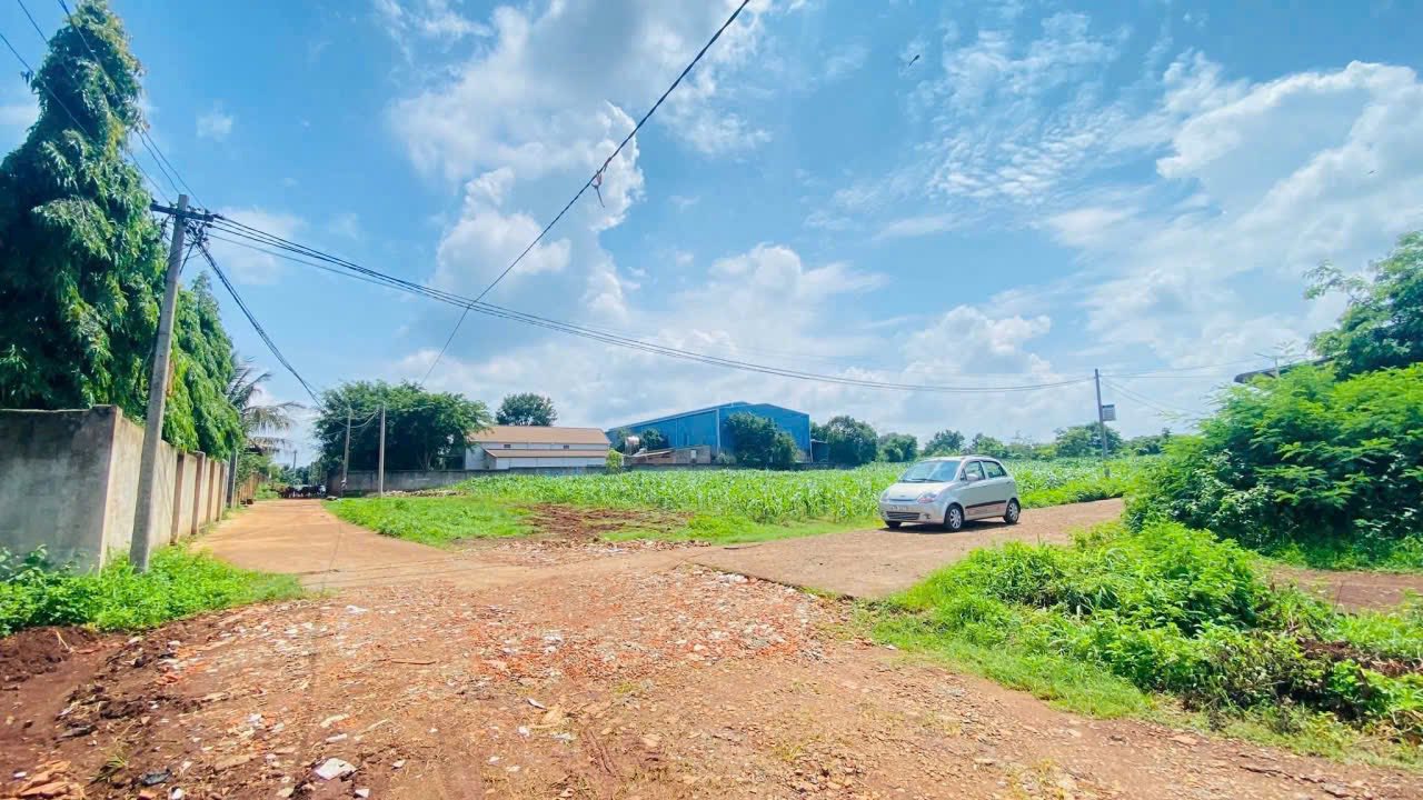 Mảnh đất vuông vắn 29x25m, mặt tiền B3 Cưebua - Buôn Ma Thuột, tiềm năng kinh doanh lớn