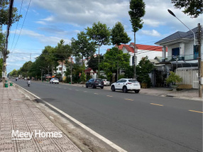 Mặt bằng kinh doanh đắc địa, mặt tiền rộng 13m đường Trần Hưng Đạo, Đồng Xoài