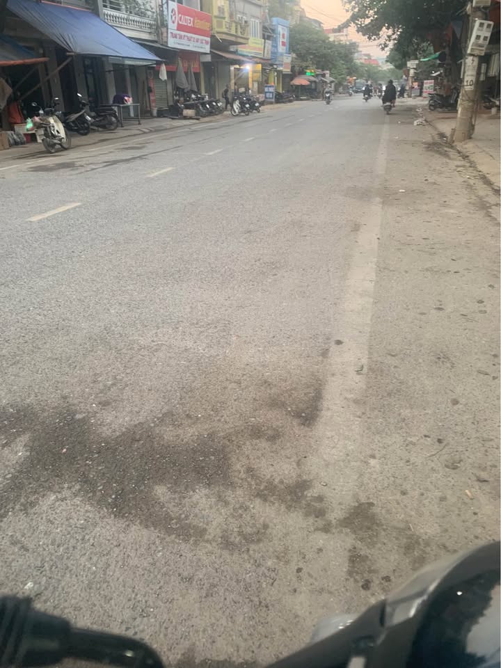 Nhà 3,2 tỷ gần chợ Túc Duyên, 3 phòng ngủ khép kín, sân ô tô, tặng nội thất