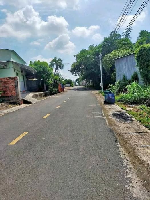 Bán đất 300m2 mặt tiền đường nhựa, sổ riêng, gần khu công nghiệp Bắc Đồng Phú