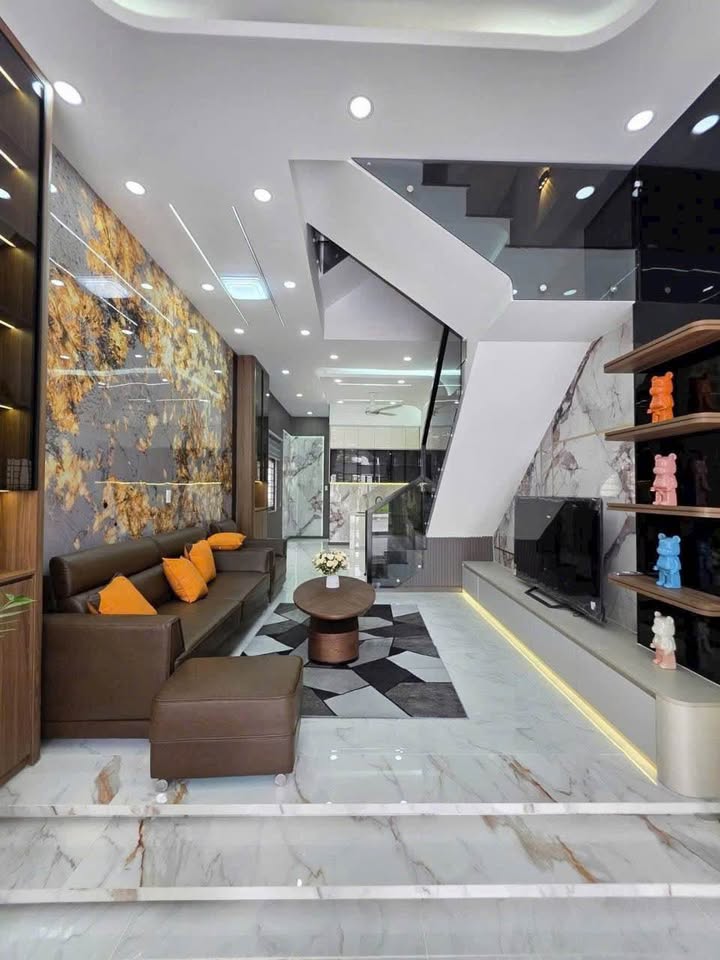 Nhà hai mặt tiền, ba mặt thoáng - Vẻ đẹp cổ điển tại Tân Hiệp, Bình Dương