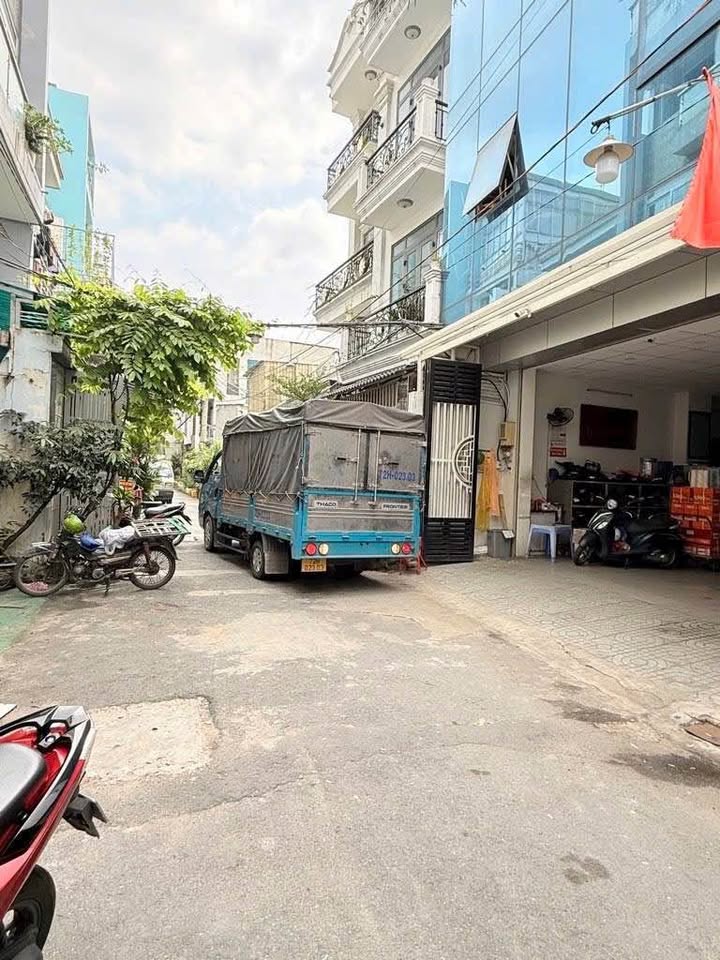 Cơ hội sở hữu ngay căn nhà phố "vàng" tại Quận Tân Phú, khu vực đắc địa bậc nhất