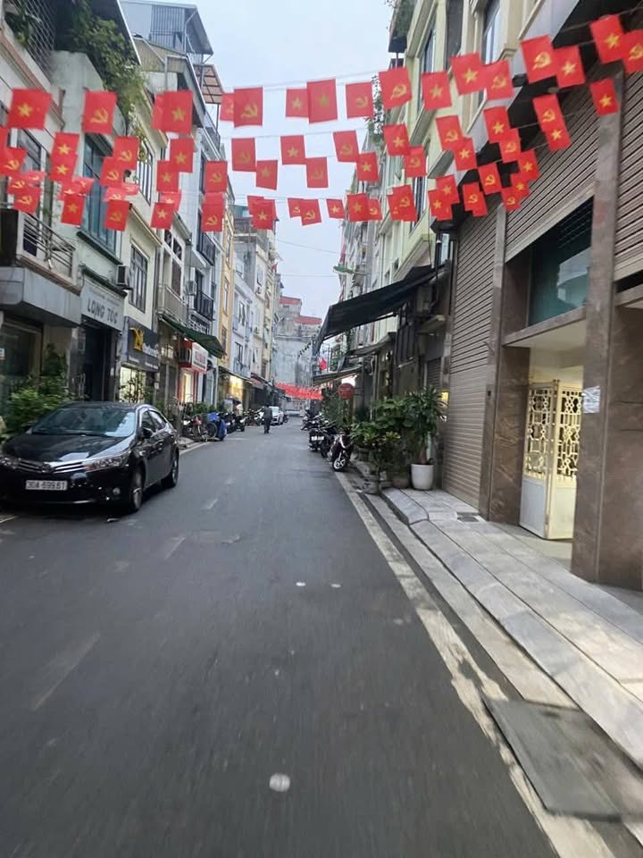 Nhà Cầu Diễn - 5 tầng, ôtô vào nhà, sổ phân lô