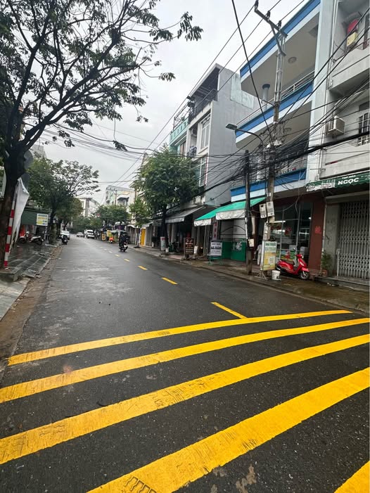 Bán nhà C4 hơn 100m2 gần Xô Viết Nghệ Tĩnh, Hội An