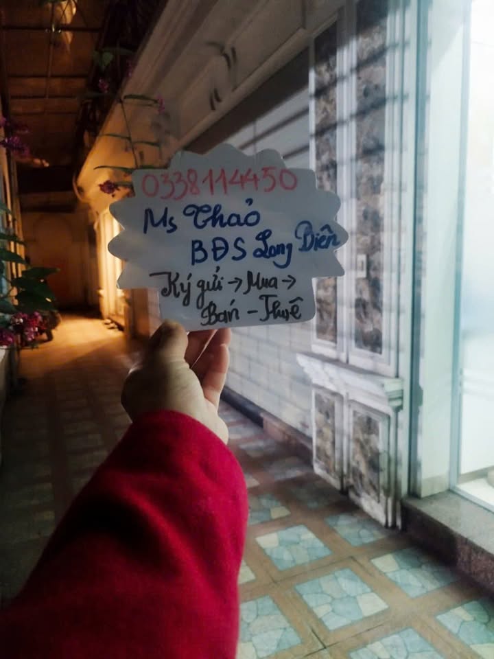 Cho thuê nhà 5 tầng đẹp, 3 phòng ngủ, 30m2 tại Long Biên, Hà Nội