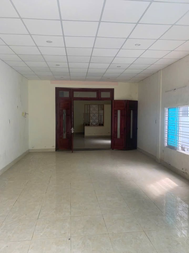 Siêu phẩm nhà nguyên căn 3 tầng mặt tiền đường Huỳnh Tấn Phát, thành phố Huế