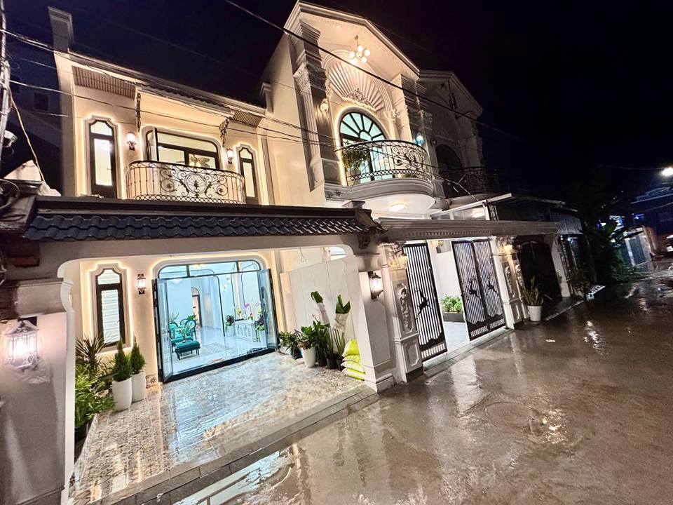 Nhà phố Indochine 2 tầng, 3 phòng ngủ, ô tô đỗ cửa