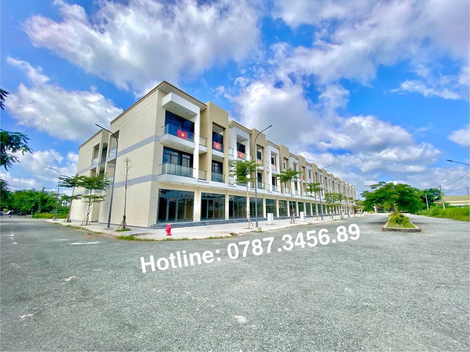 Bán nhà góc 3 mặt tiền tại khu LaLaLand Sa Đéc, Đồng Tháp, 225m2, 4 phòng ngủ, giá hấp dẫn