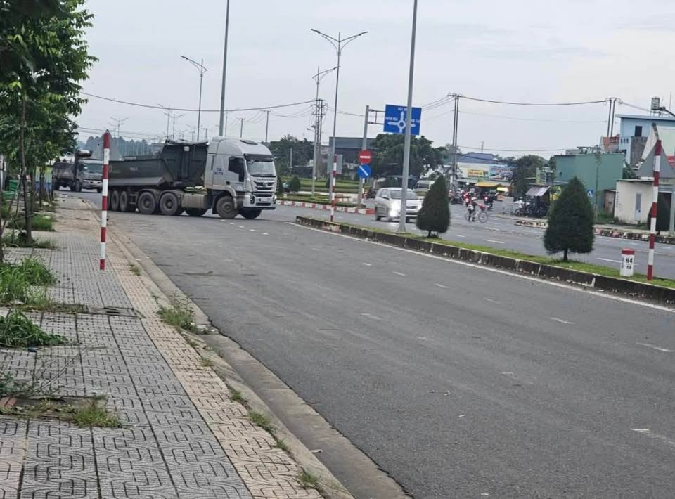 Bà Rịa - Đất mặt tiền QL56, nở hậu 15m, giá cắt lỗ 3.2 tỷ