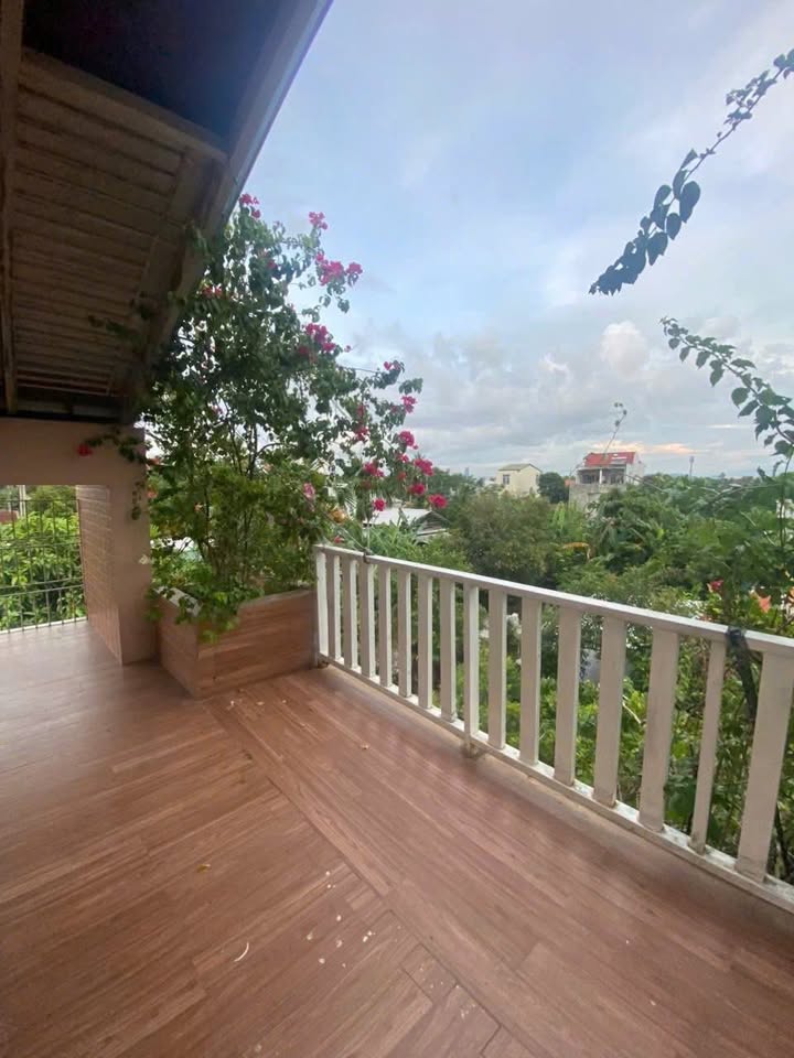 Nhà 3 tầng kiệt ô tô Lý Nam Đế, Huế ở sướng, giá yêu