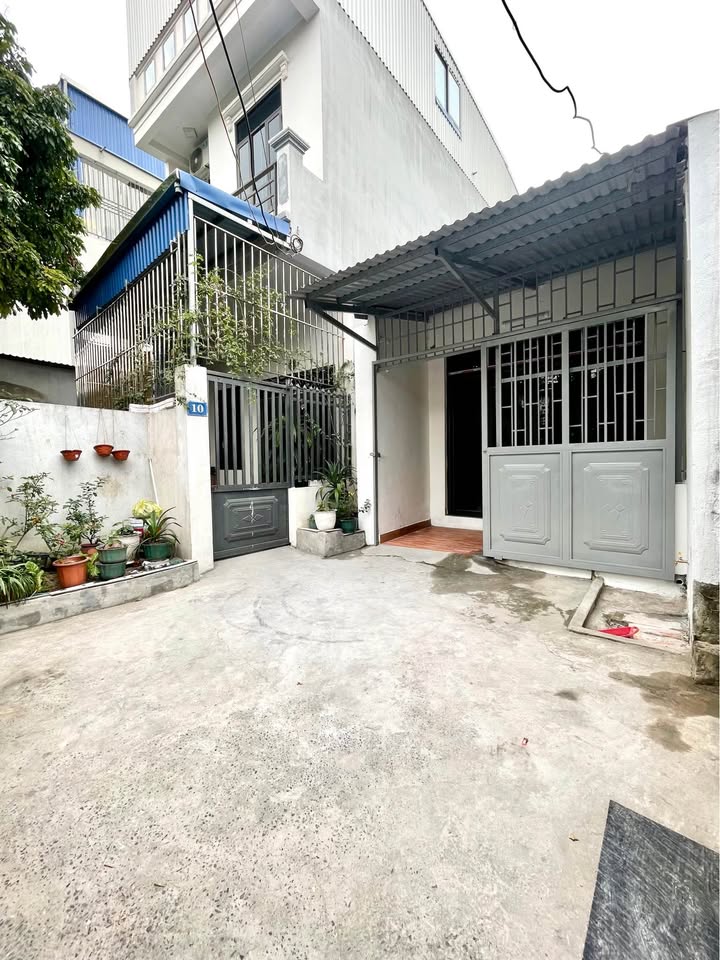 Nhà 45,6m2 ngõ 223 Giải Phóng, giá yêu thương