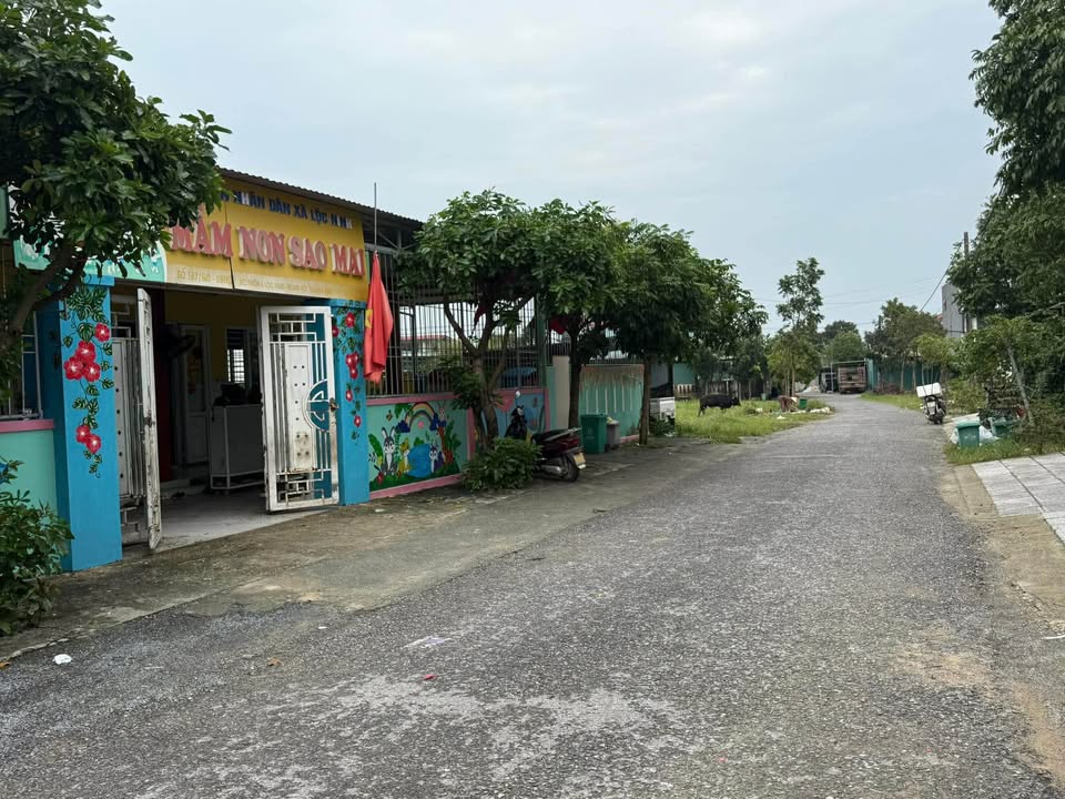 Đất Lộc Ninh, view trường mầm non, đường rộng thênh thang, giá 'iu' thương