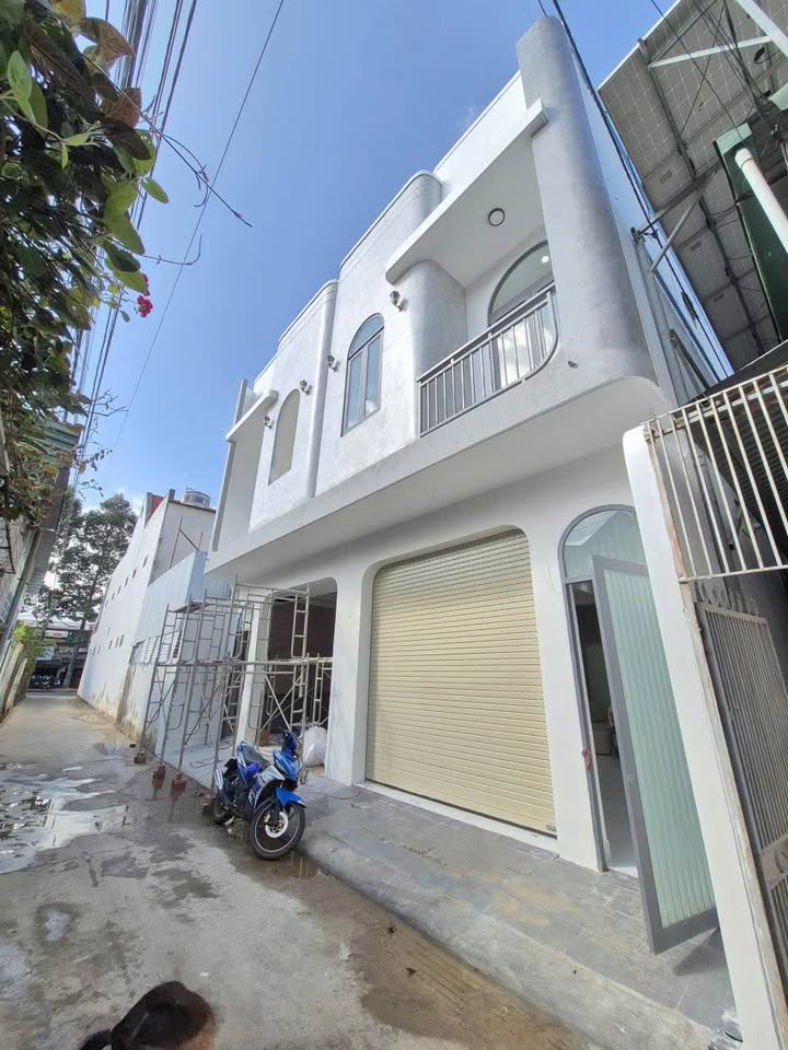 Nhà hẻm Mai Hắc Đế, Đắk Lắk - 3 ngủ, sân oto, sổ hồng