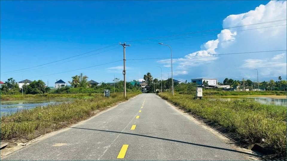 Bán đất 199.9m2 tại phường Hà Huy Tập, tỉnh Hà Tĩnh, mặt tiền 10m, đường 12m