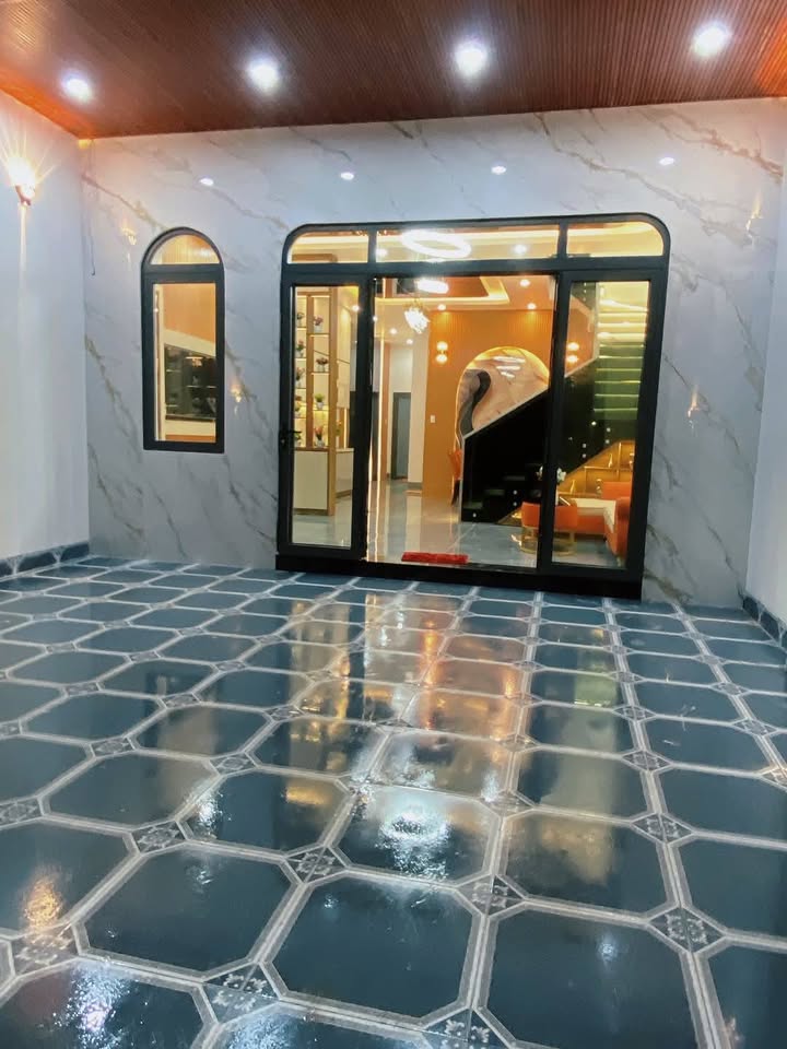 Nhà mặt tiền Nguyễn Cảnh Chân 4 ngủ, full nội thất, sẵn sàng đón bạn