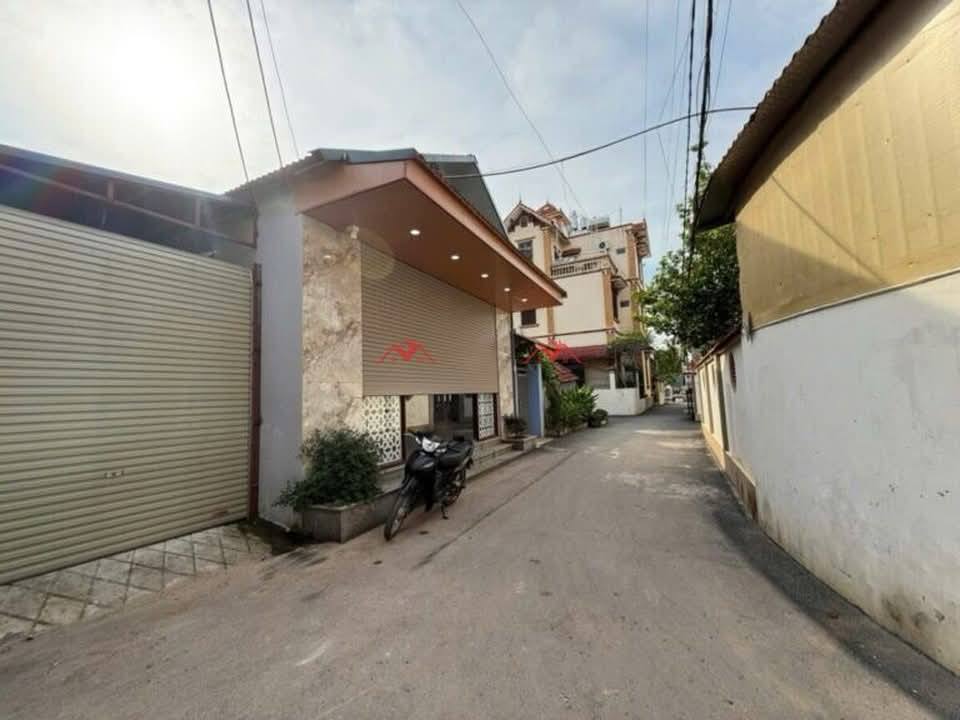 Bán đất tại Chúc Sơn, Chương Mỹ, ngõ ô tô đỗ cửa, ngay sát chợ Chúc Sơn và trung tâm hành chính phường