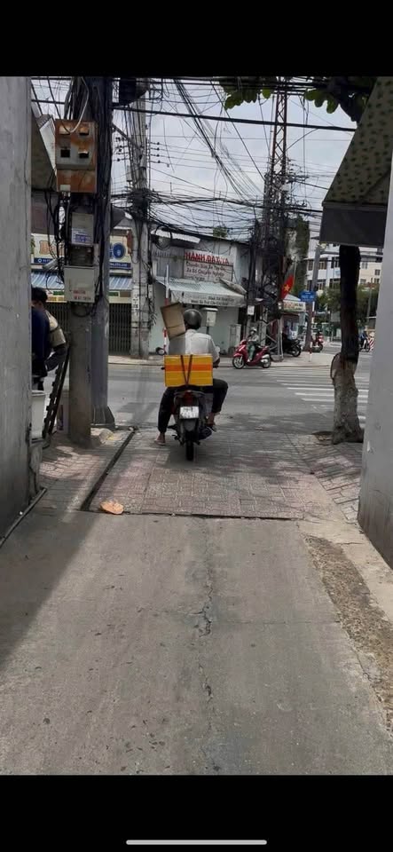 Nhà 1 trệt 1 lầu hẻm ô tô, gần chợ, phường Nam Nha Trang