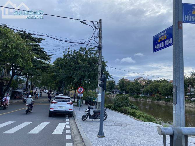 Tận hưởng cuộc sống đỉnh cao tại trung tâm thành phố Huế với căn nhà gác lửng độc đáo