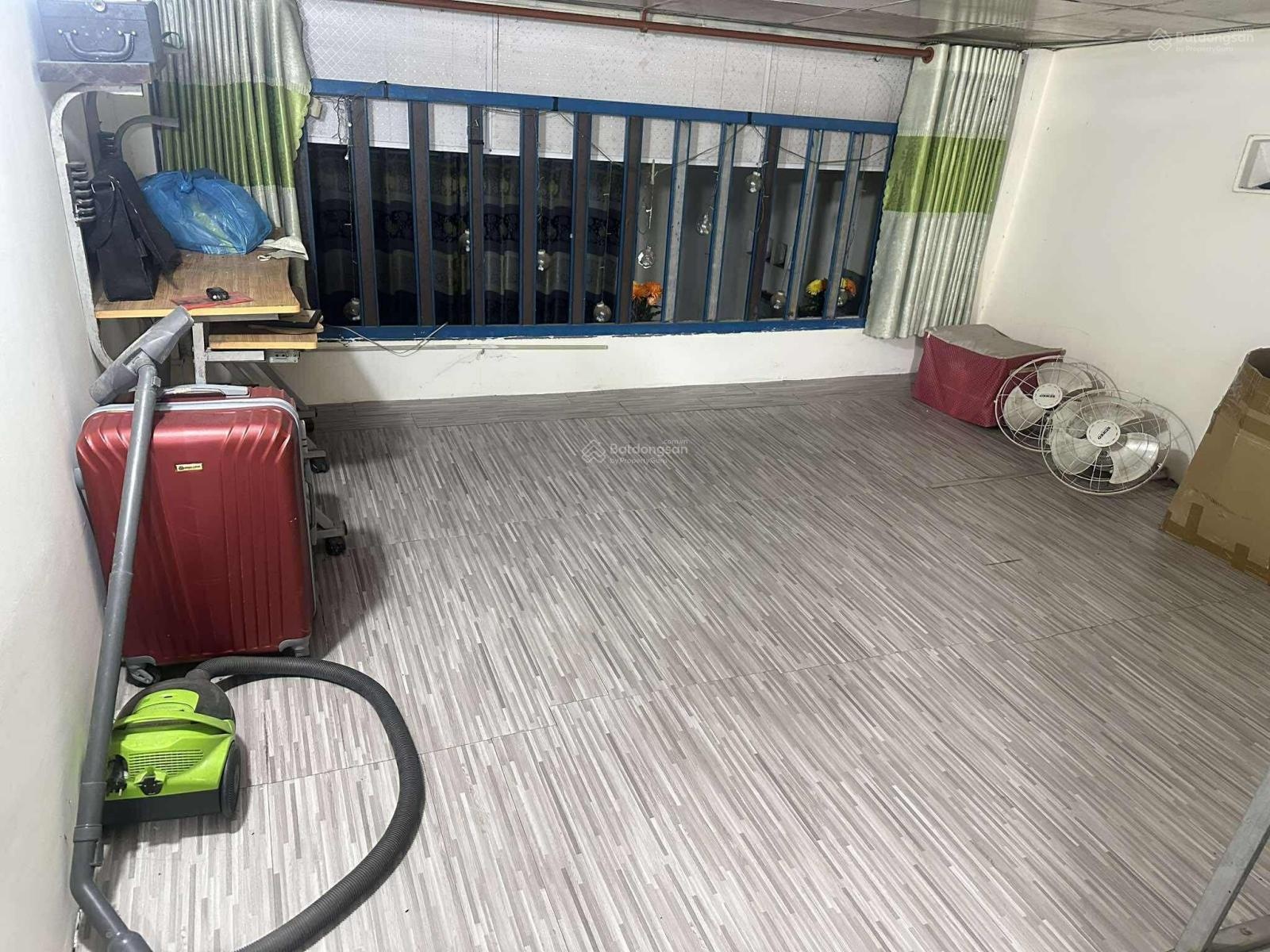 Bán nhà 64m2, Xuân Thới Thượng, cách Phạm Văn Sáng vài chục mét