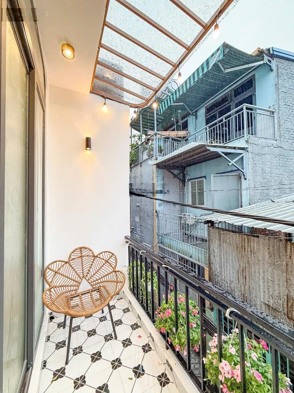 Bán nhà HXH Phan Văn Trị , P11 , 28m2 , 4,95tỷ bớt Lộc . LH : 0866408299 Việt Anh