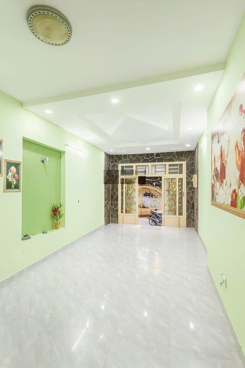 Chỉ 13tr có ngay nhà 3 phòng ngủ mới tinh q8, giáp q1