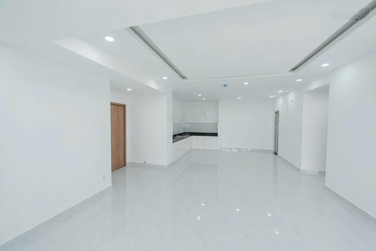 - Cho thuê căn hộ Conic Boulevard 85.98m2 tầng 12 view song 7 tr/tháng bao phí quản lý