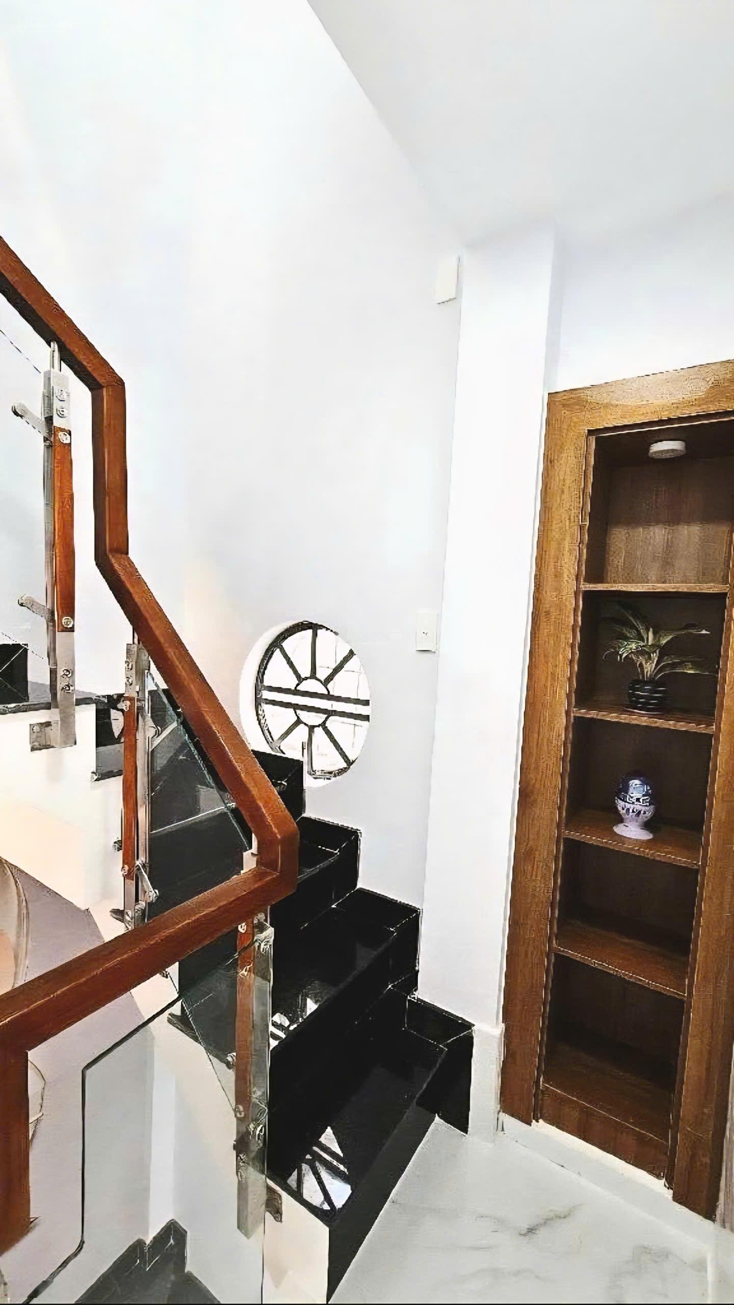 Căn 131, Lạc Long Quân, Trần Văn Quang, Tân Bình, nhà đẹp 3 tầng, hẻm ô tô 4m, chỉ 4tỷ nhỉnh