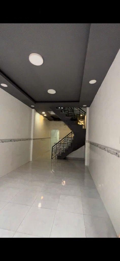 Phạm văn bạch,tân bình - hẽm ô tô - 47m2 - 2 tầng mới đẹp mua ở ngay - sổ hoàn công chuẩn - giá