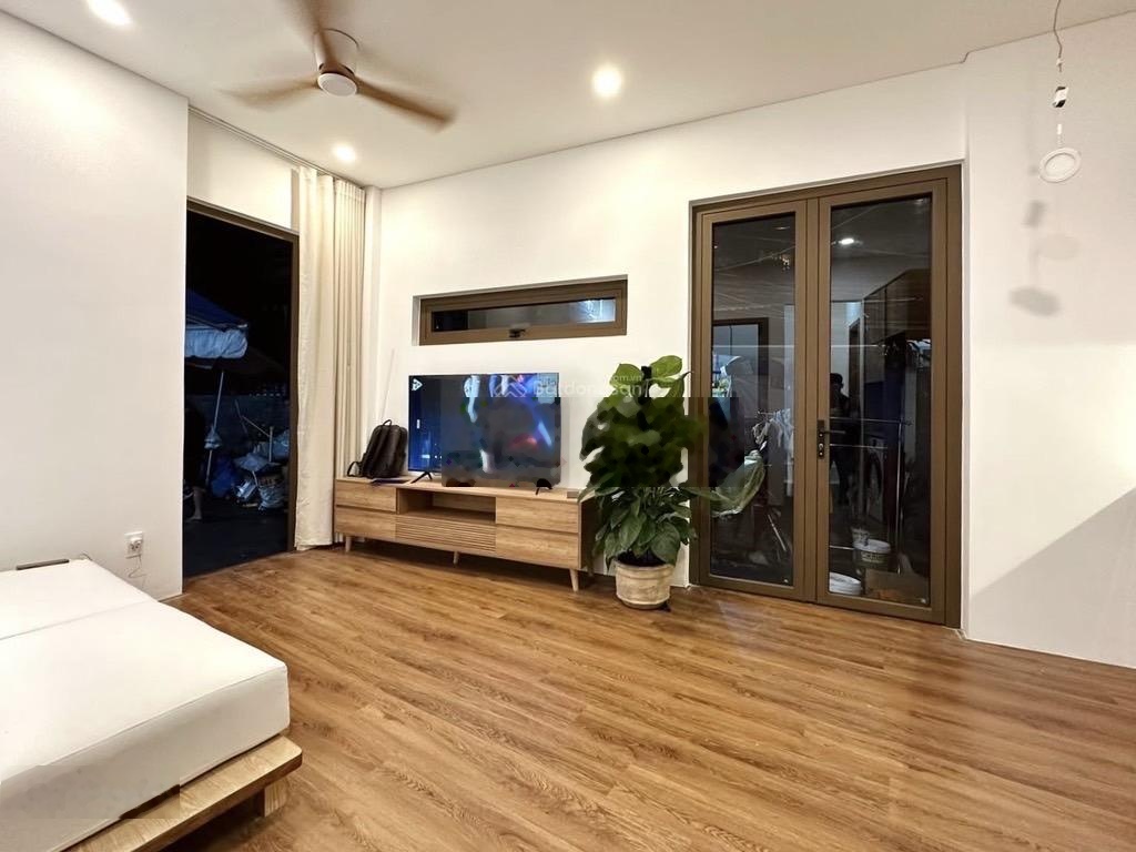 Bán nhà Bùi Đình Tuý - sát bên hẻm xe hơi - chỉ 4,x tỷ - ngang 5m - khu trung tâm