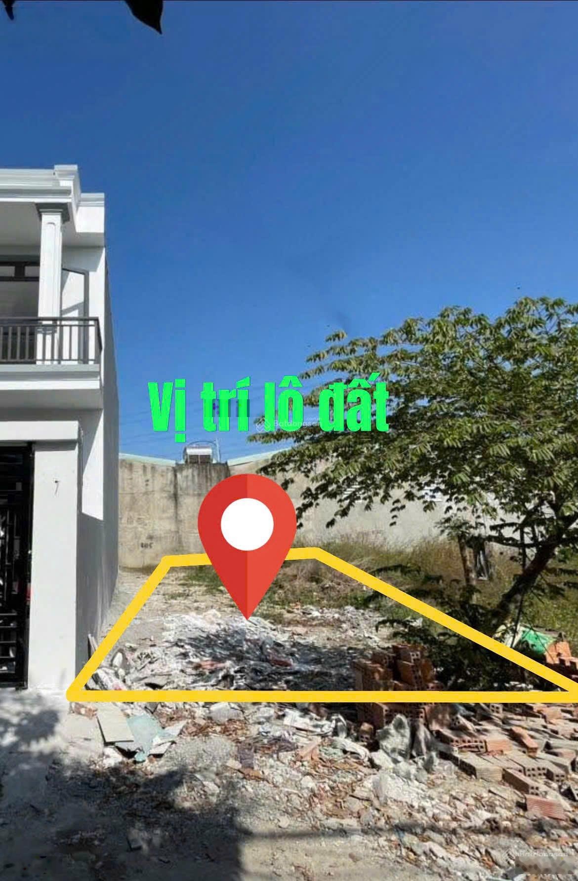 Ngộp bank bán lô đất Đ.Nguyễn Thị Triệu gần cầu vượt Củ Chi cách 5p đi xe, DT 100m2 giá 900tr, shr