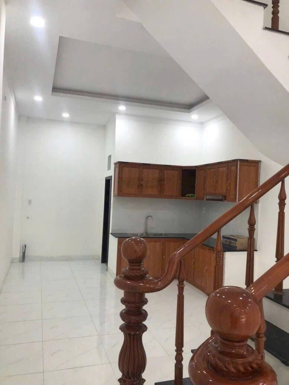 Cho thuê nhà nguyên căn Tân Phước Khánh có 4 phòng sân oto giá chỉ 7 tr/ tháng